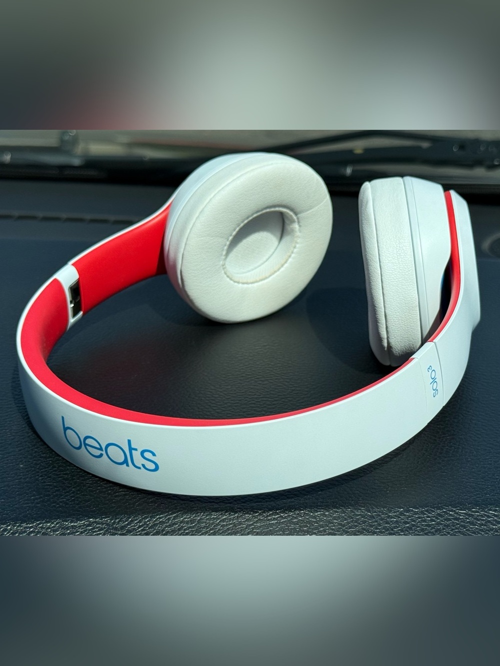 Beats Solo3 wireless Headphones in White and Red (Headphones only)